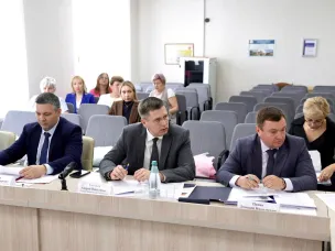 Андрей Гнеушев провел выездное заседание межведомственной комиссии по поддержке участников СВО в Пильне